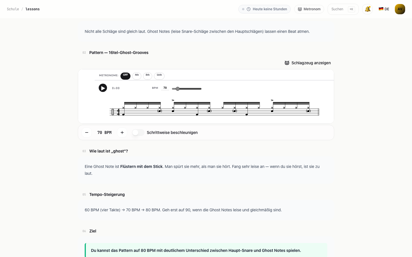 Interaktives GrooveScribe-Pattern in einer Lektion, darunter eine SVG-Notenvorschau