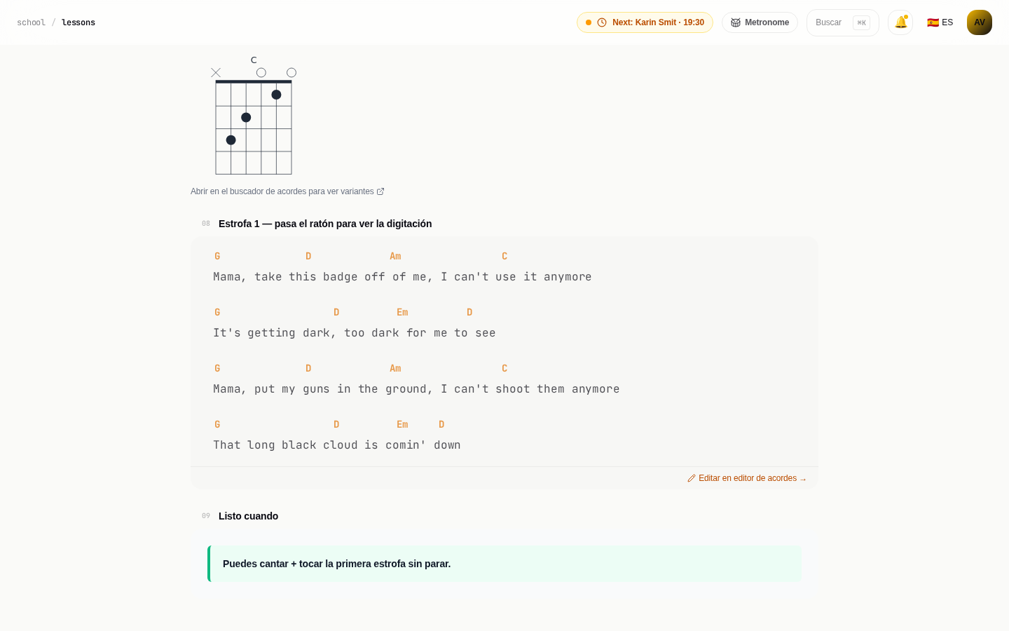 Clase de guitarra con acordes sobre la letra