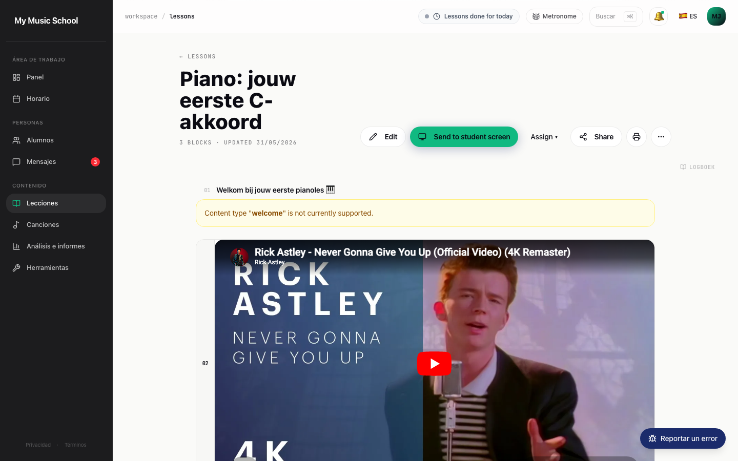 Editor de lecciones con bloque de bienvenida y vídeo de YouTube, botón 'Enviar a la pantalla del alumno' en la cabecera